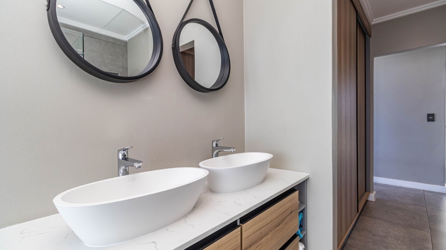 4 Bedroom Property for Sale in Le Grand Golf Estate Western Cape